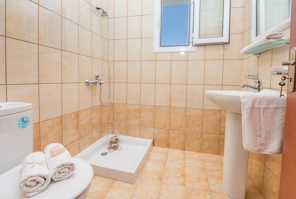 Tassos & Marios Apartments II اليكاناس الغرفة الصورة